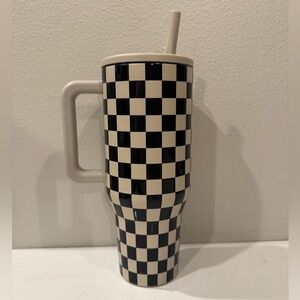 Tan and black checkered 40 oz HydroJug traveler